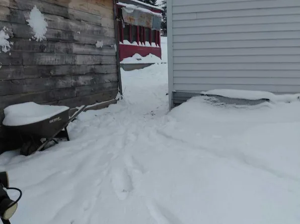 614 Coolidge Ave, Iron River, MI 49935