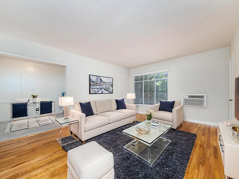 12205 Burbank Blvd #3 — Photo 4