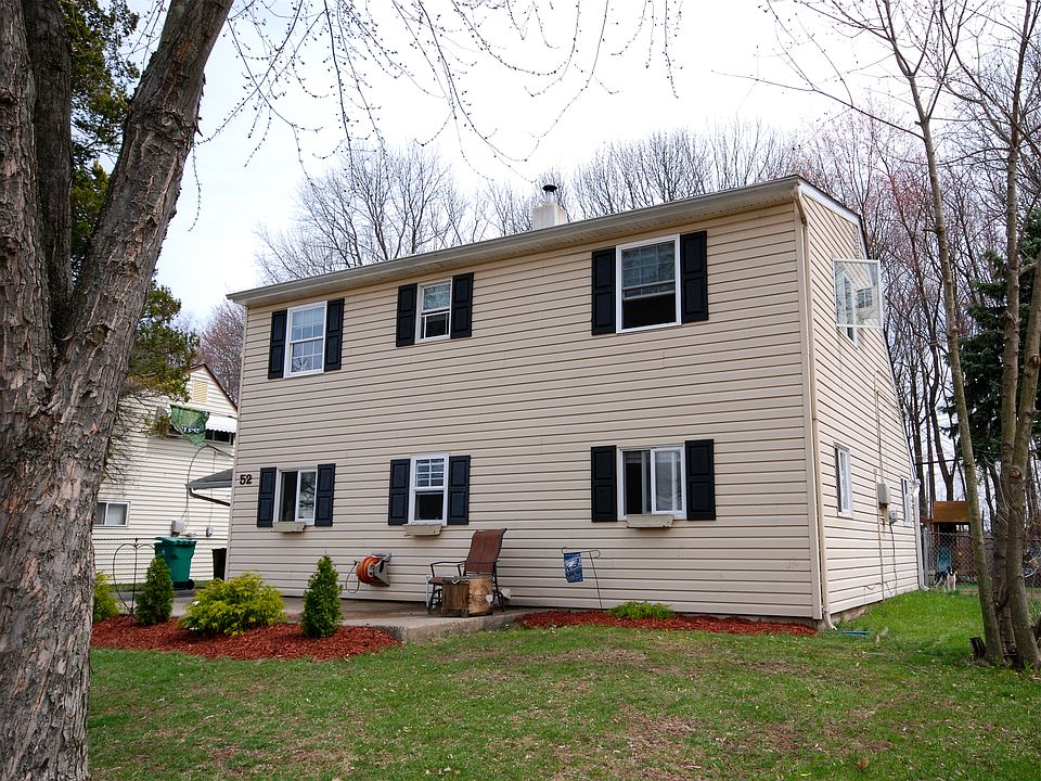2nd image of 52 Roundwood Ln