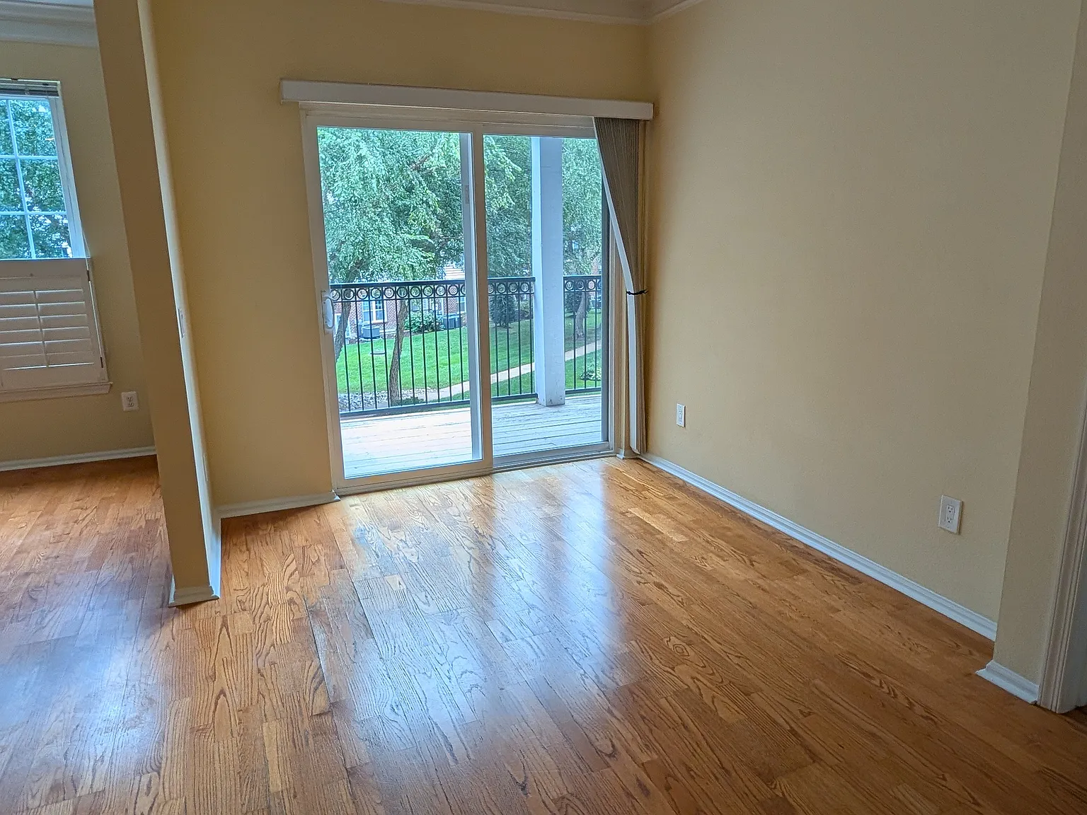 3 bed, 1272 sqft, $3,000 — Photo 3