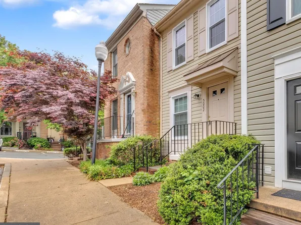 5002 9th St S, Arlington, VA 22204