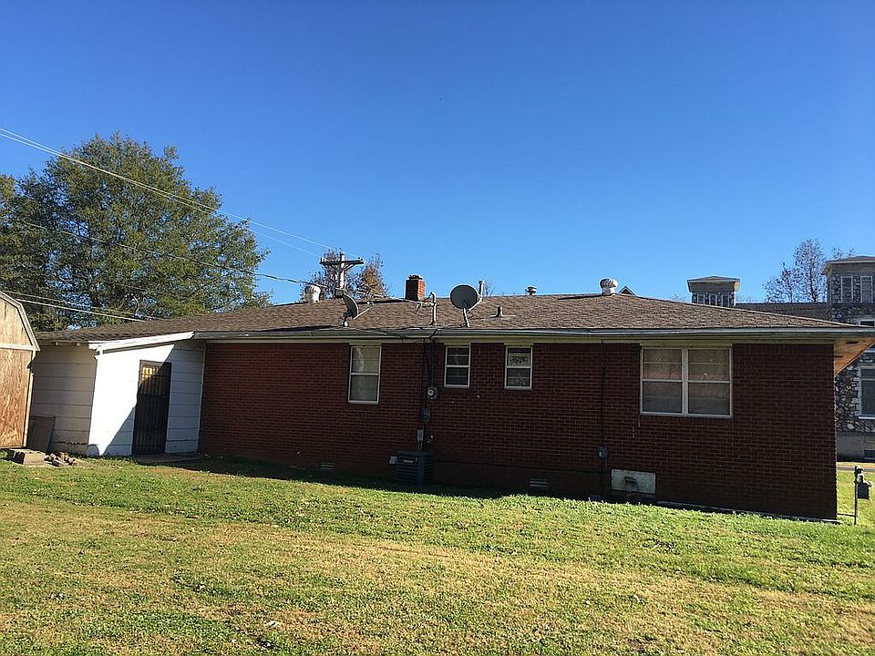 2nd image of 206 E Martin St
