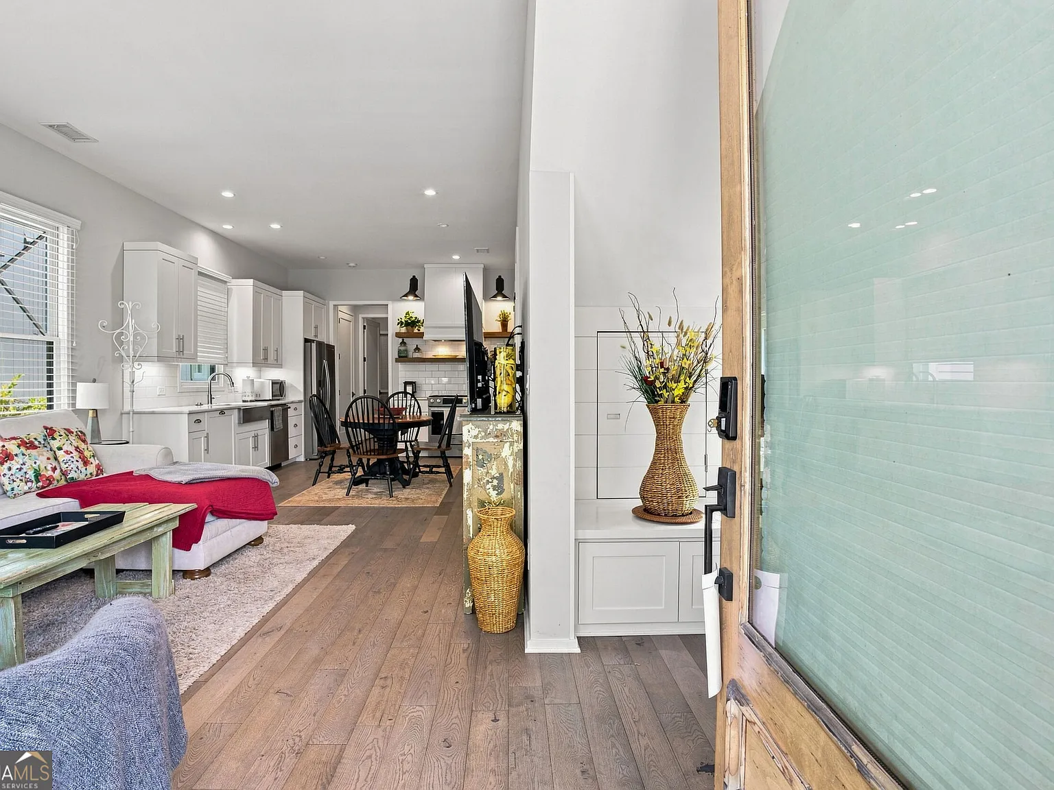 1 bed, 1.0 bath, 900 sqft, $3,950 — Photo 3