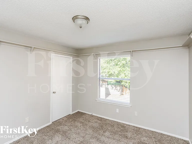 5320 Faireast Ct — Photo 12