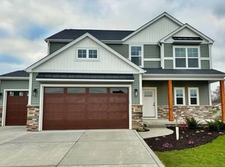 4801 Hyde Park Dr, Valparaiso, IN 46383
