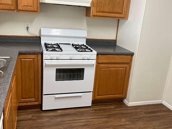 3rd image of 2332 Trosper Pl