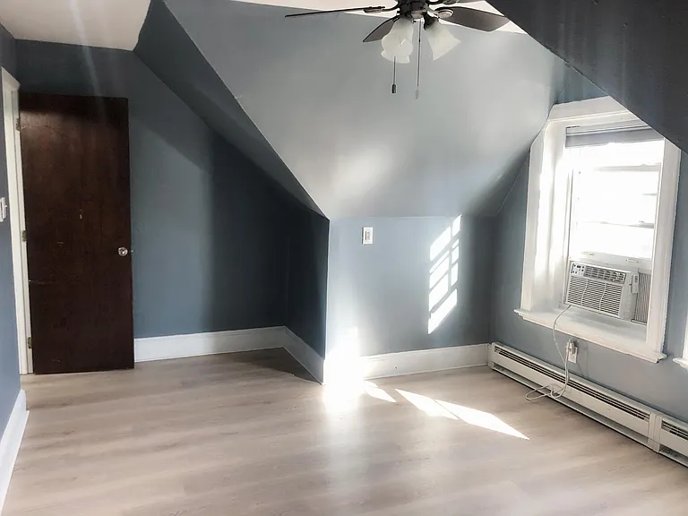 1115 Spruce St #4 — Photo 17