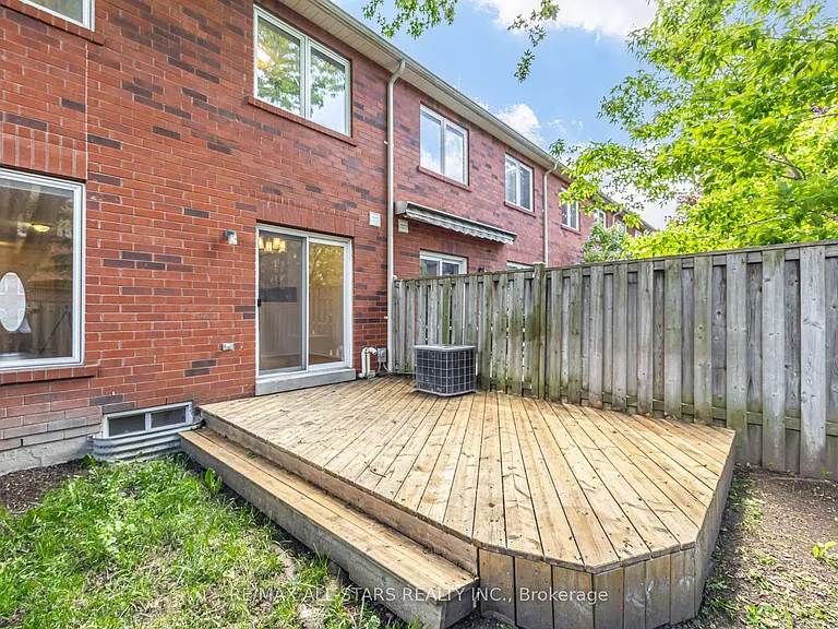 51 Playfair Rd — Photo 42