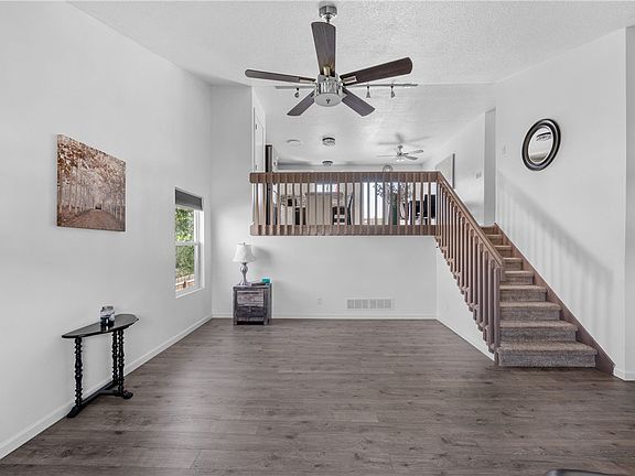 2nd image of 465 Fawn Cir