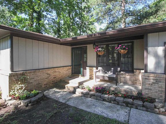 2nd image of 109 Sweetwood Cir