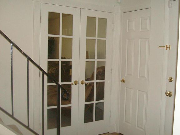 3rd image of 465 Winterberry Dr