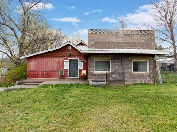 409 N 25th St, Hot Springs, SD 57747