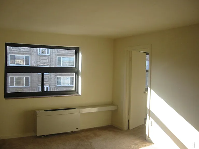2900 Voelkel Ave #301 — Photo 8