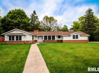 1307 W Holly Hedges Dr, Peoria, IL