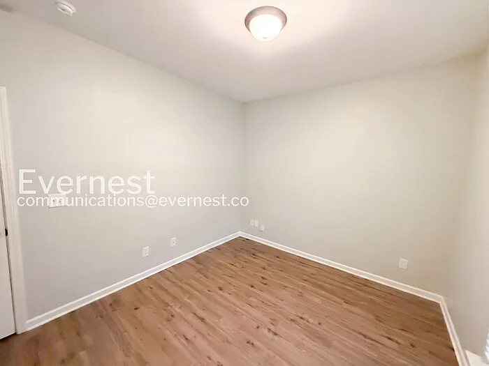208 Hampton Dr — Photo 20