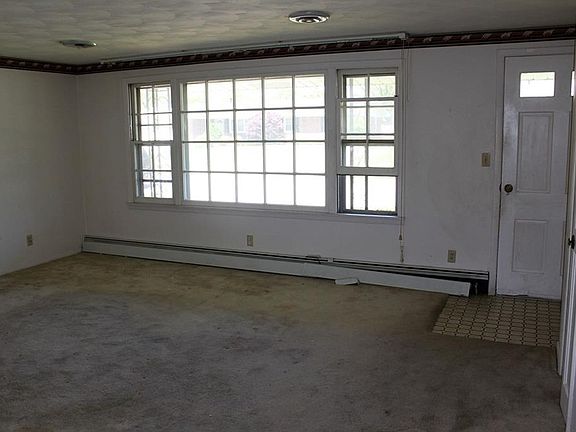 3rd image of 1421 Denver Dr