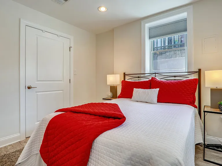 1211 Clifton St NW #B — Photo 16