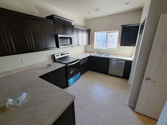 2nd image of 812 W Yeager Ln