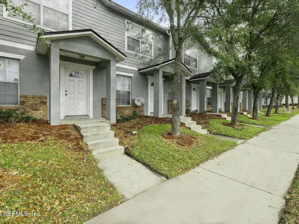 8426 MCGIRTS VILLAGE Lane, Jacksonville, FL 32210