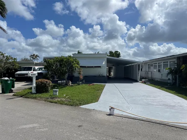 8700 SW 21st Street, Davie, FL 33324