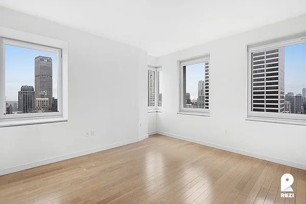 Rented by REZI | media 96