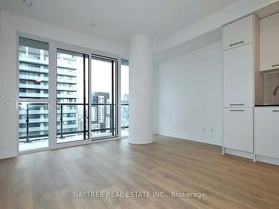 4th image of 87 Peter St #2708