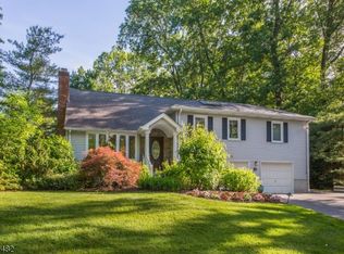 10 Rumson Rd, Livingston, NJ 07039