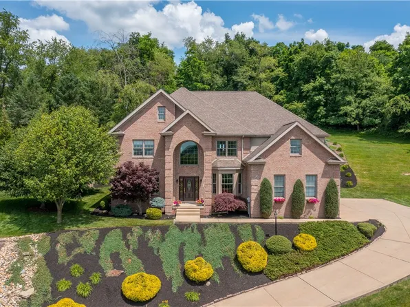 17 Kingswood Ct, Washington, PA 15301