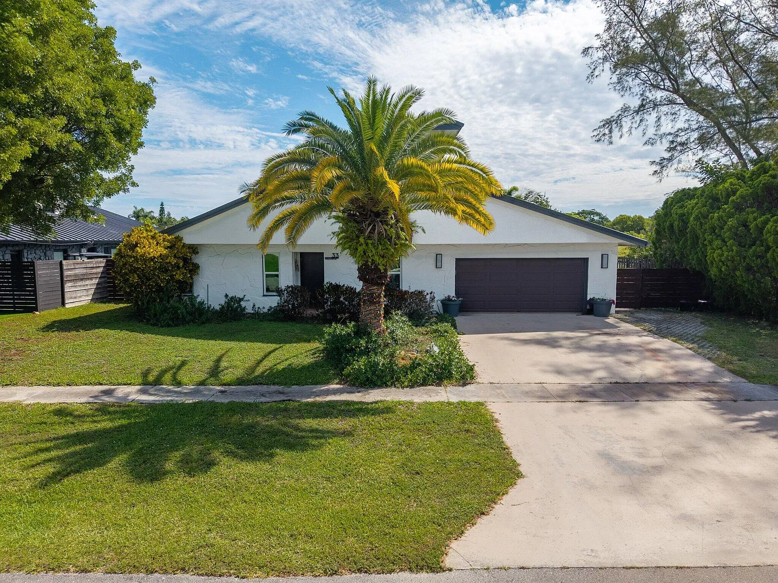 4 bed, 3.0 bath, 2935 sqft, $10,500 — Photo 2