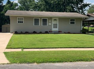 1060 Rogers Ln, Florissant, MO 63033