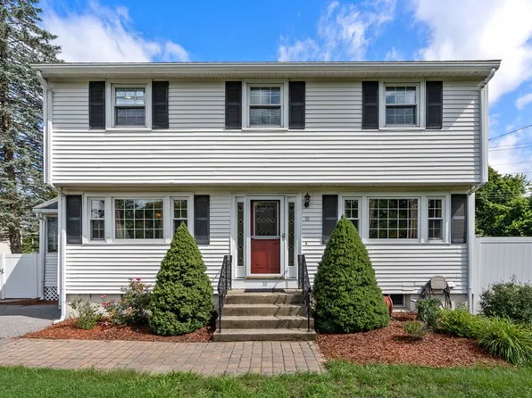 10 Oloughlin Dr, Tewksbury, MA 01876