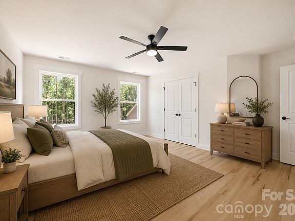5th image of 305 Lake Farm Dr