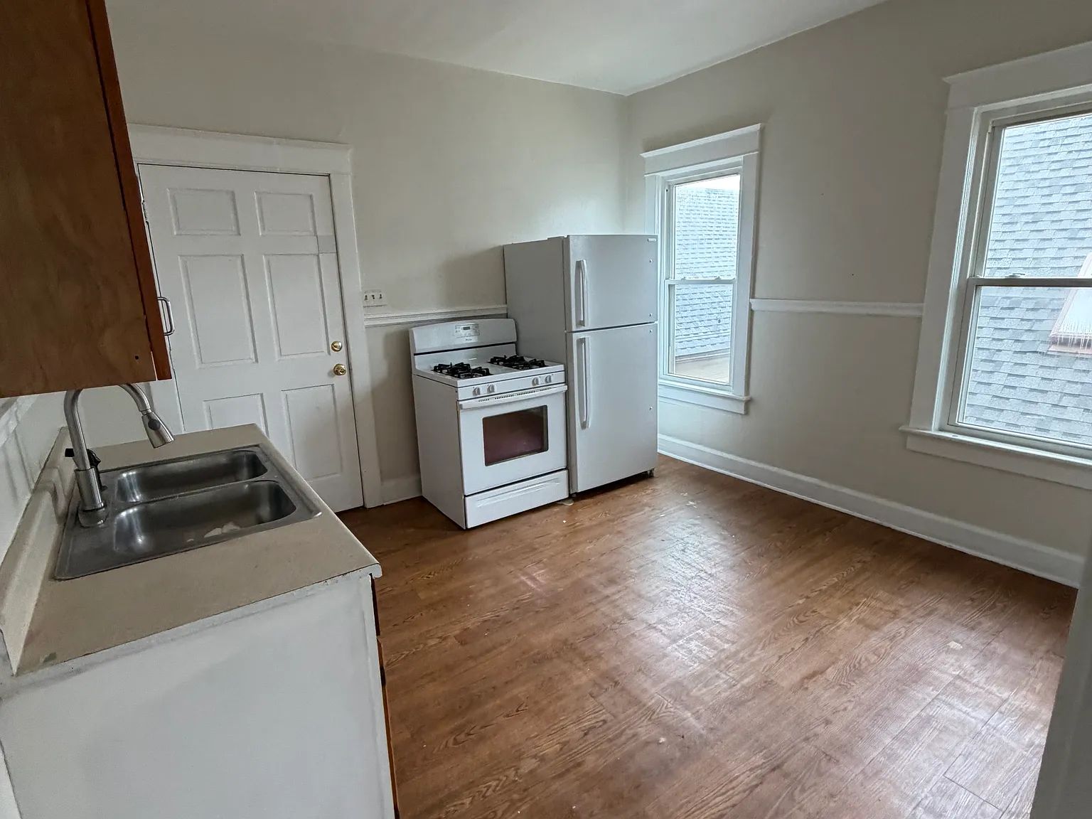 3 bed, $1,500 — Photo 2