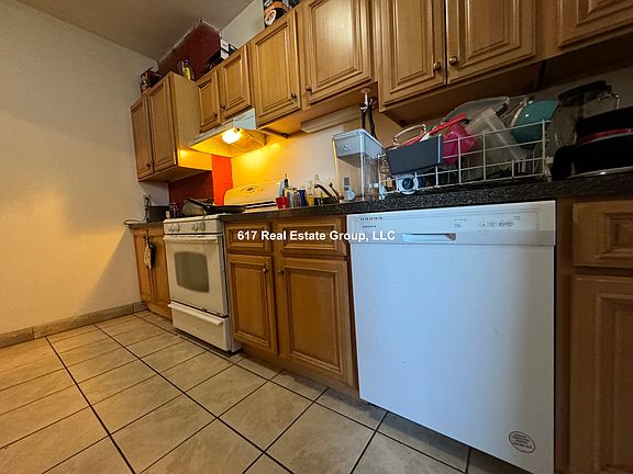 4th image of 33 Egremont Rd APT 2