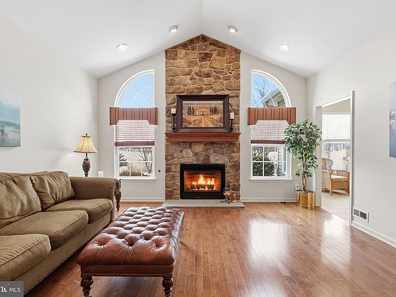 5th image of 212 Shady Brook Dr #283