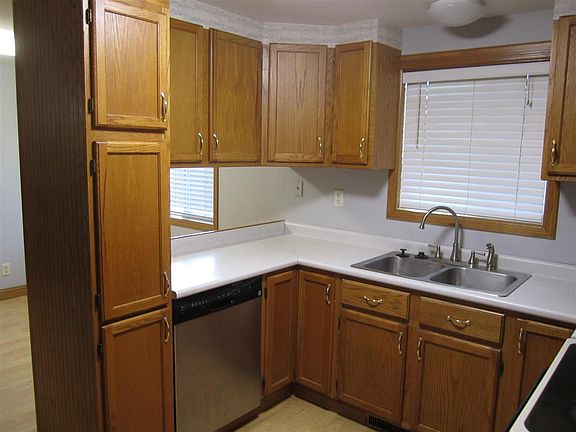 3rd image of 125 Palmer Dr