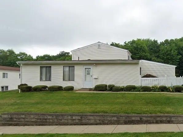 250 Deepwood Dr, Wadsworth, OH 44281