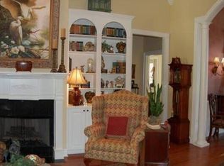 106 Heatherwood Dr, Hattiesburg, MS 39402