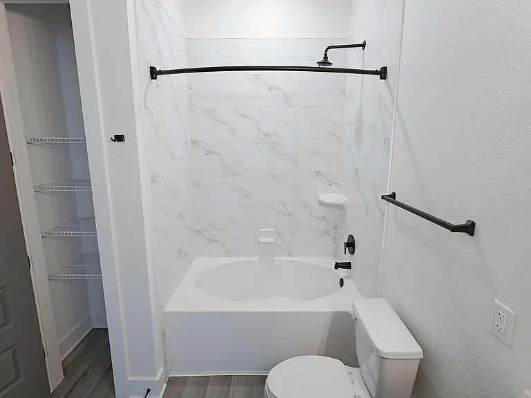 Linz Luxury Living — Photo 69