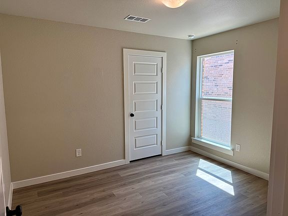 4th image of 432 Staghorn Dr