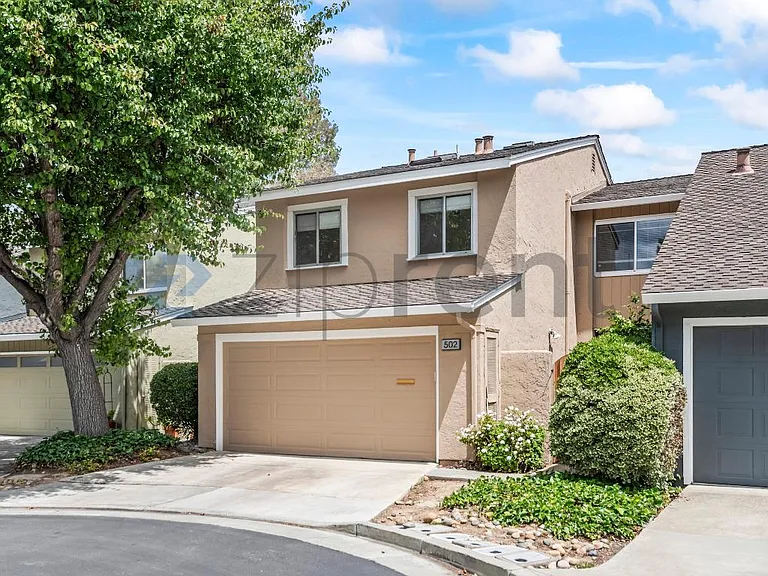 502 Pine Wood Ln — Photo 2