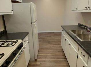 1005 S East St #202, Appleton, WI 54915