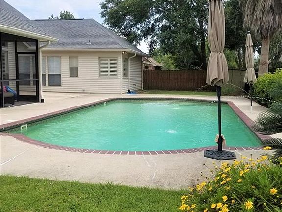 3rd image of 771 Claire Dr