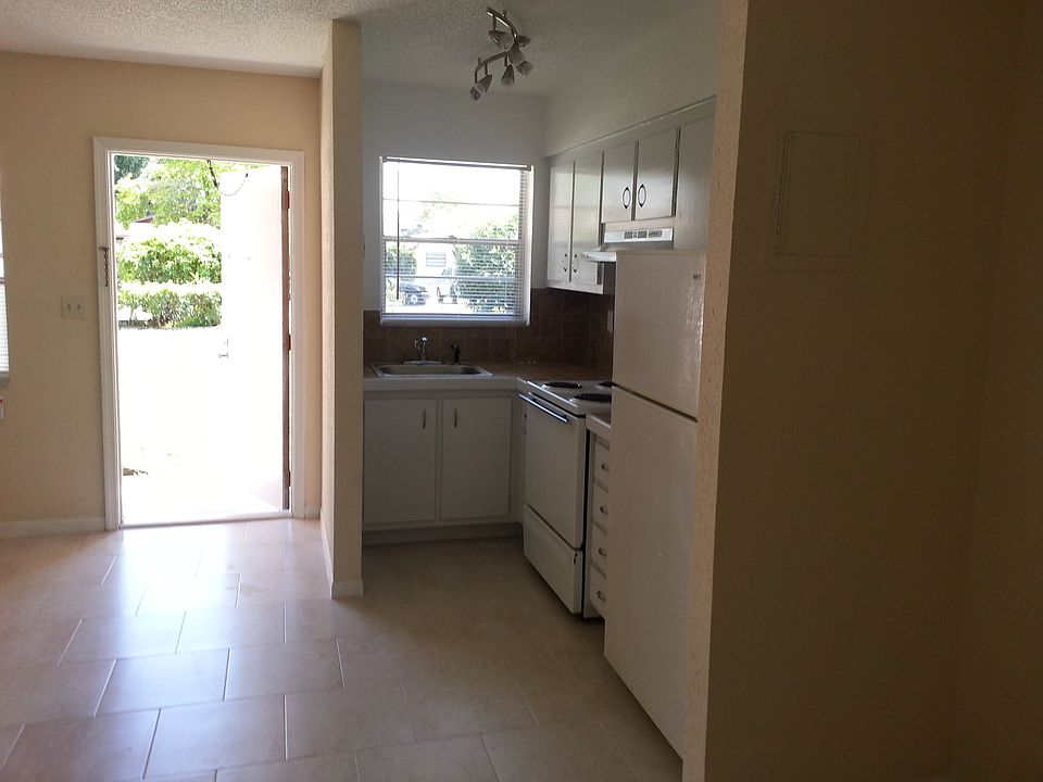 1st image of 1273 NE 39th St APT 7