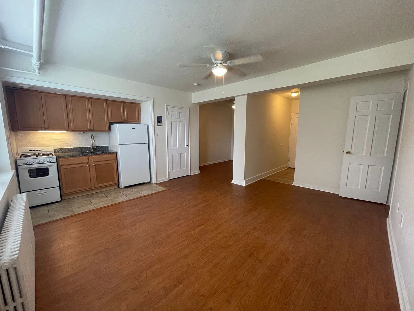 2060 N Vermont Street — Photo 4