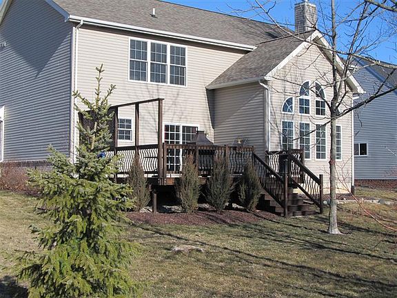 4th image of 704 W Castlebury Cir