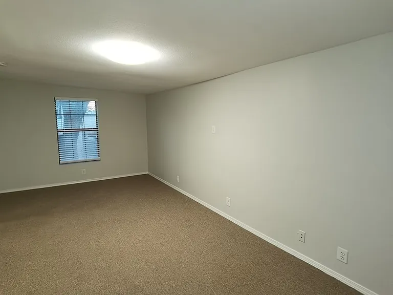 137 E Norwood Ct — Photo 15