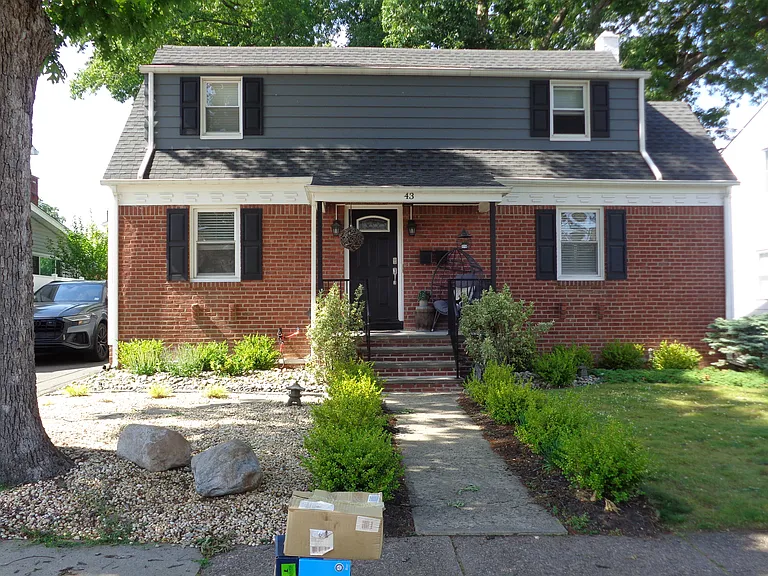 43 Ekings Ave #1 — Photo 1