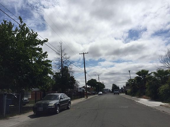 4th image of 2751 Wah Ave