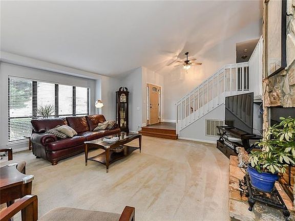 5th image of 8119 Mattingridge Dr
